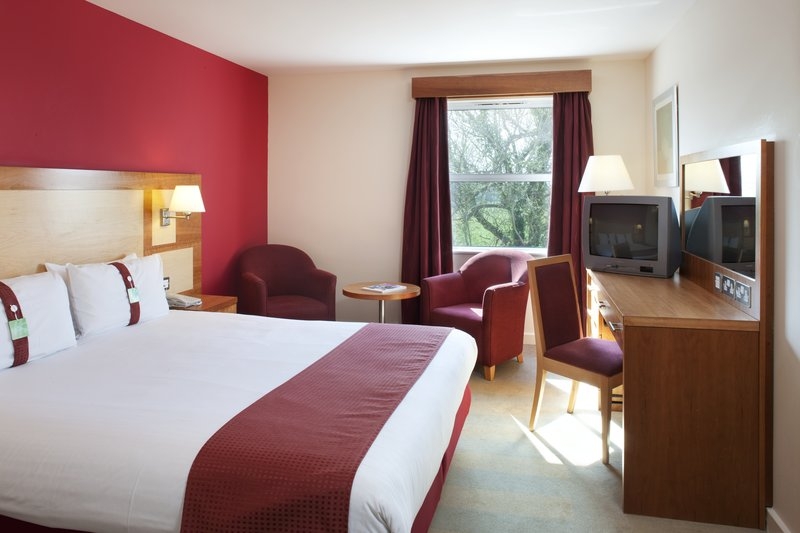 Holiday Inn Bristol Airport Park Stay And Go www.bristolparking.com